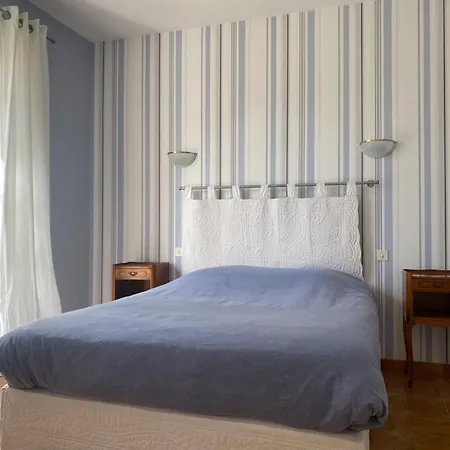 Maison Bord De Calme A Avec Grand Jardin Clos - Fr-1-336-162