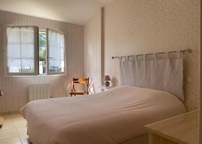 Hébergement de vacances Maison Bord De Calme A Avec Grand Jardin Clos - Fr-1-336-162 *